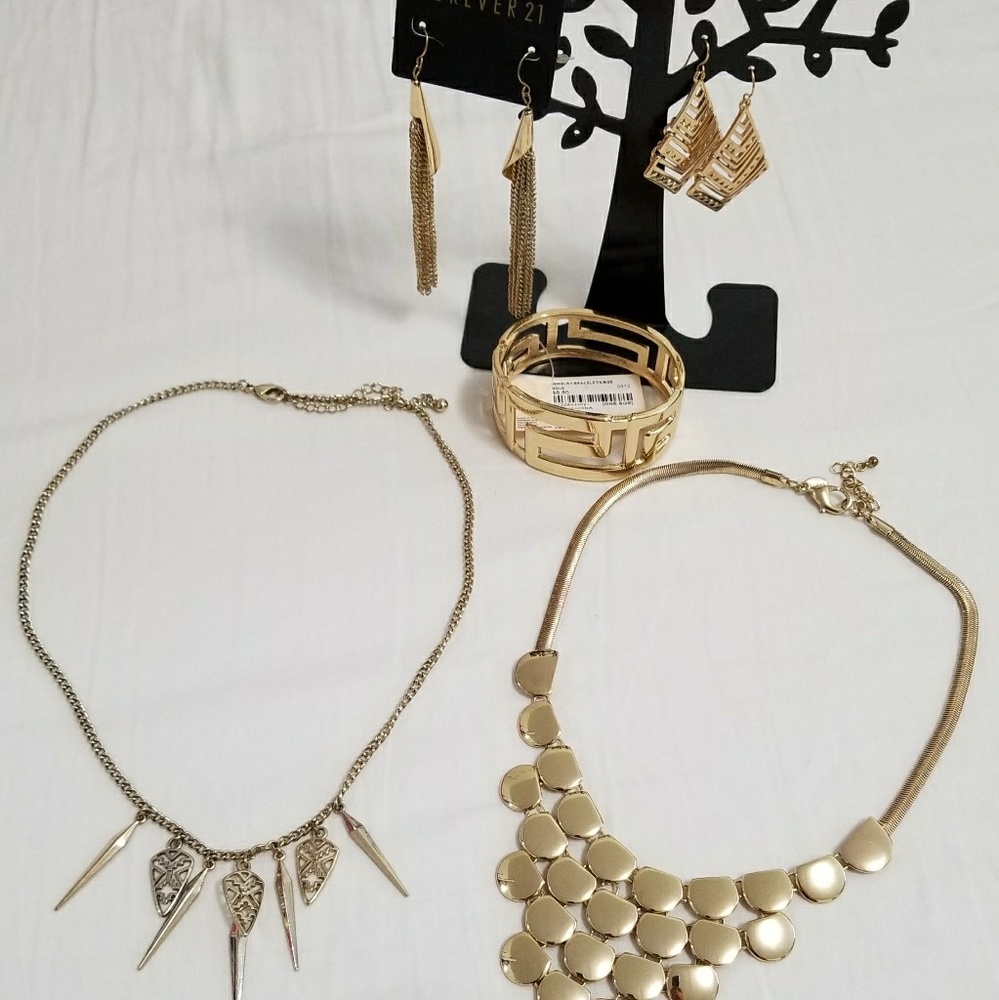 6 gold accessories ($15 for ALL or $3/each)